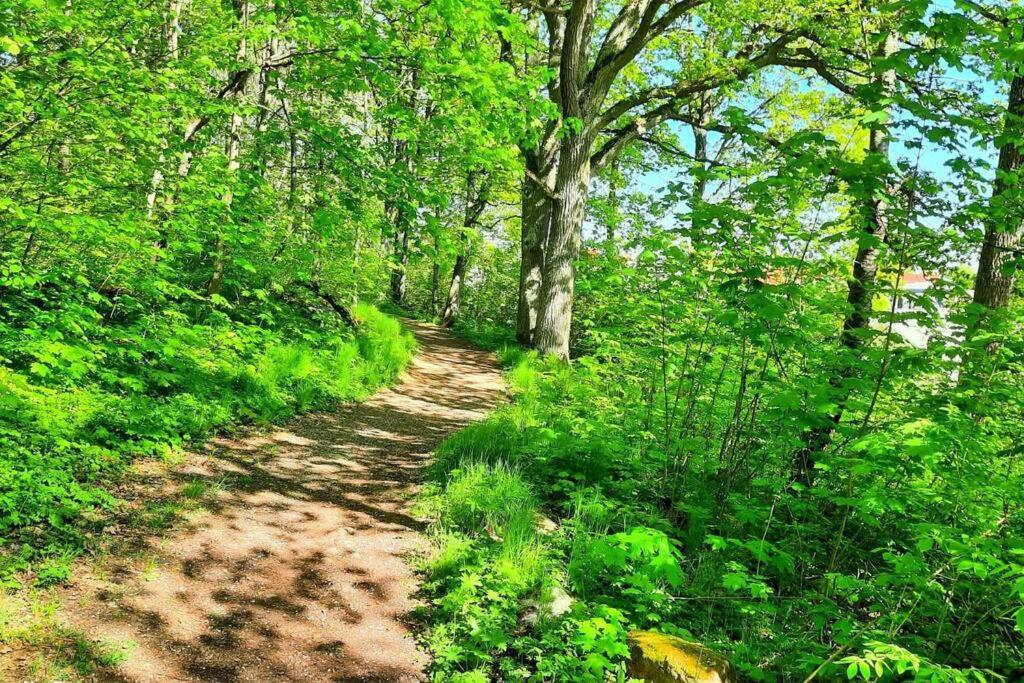 Boende - Stuga Nara Naturen, 3 Km Fran Motala Centrum Av Privat Vard Eksteriør bilde